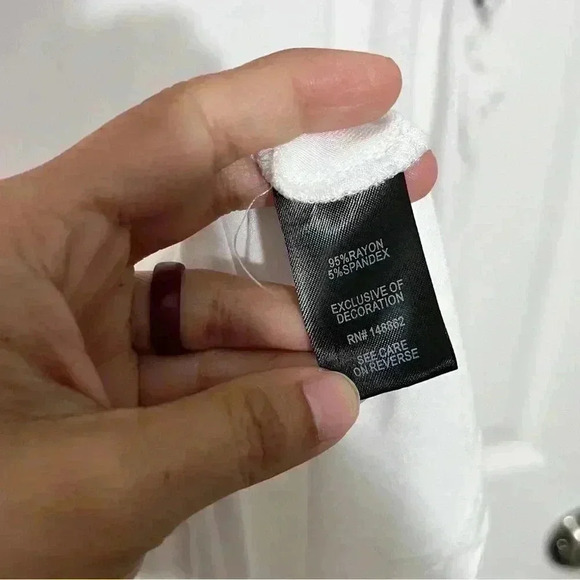 TORRID Super Soft Knit White with Navy embroidery Top | size 1 - Picture 5 of 6